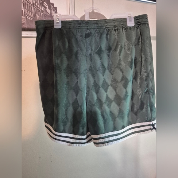 Adidas Green Diamond Pattern Shorts - Picture 3 of 5